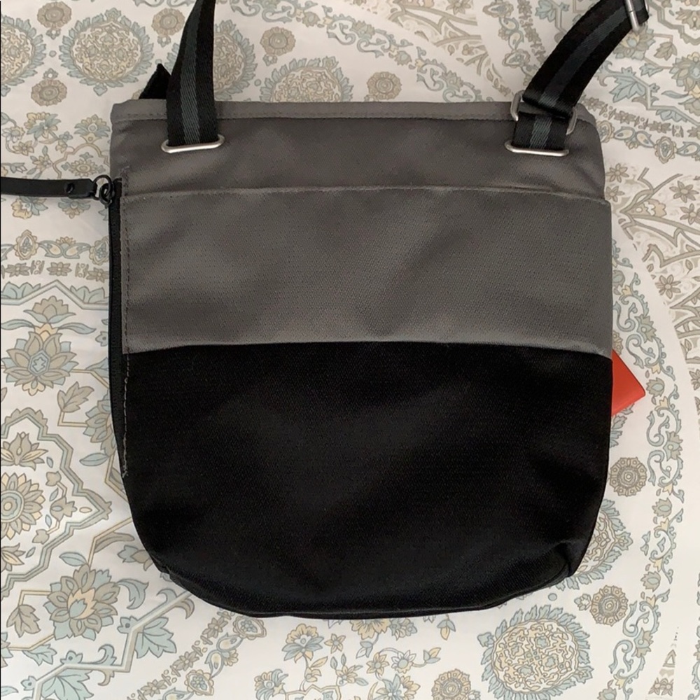 Sherpani Sadie Crossbody - Picture 2 of 5